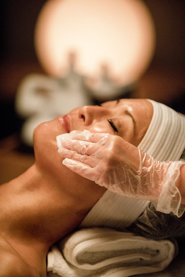 Close-Up-Pro-Power-Peel-ProSkin-60-Apply